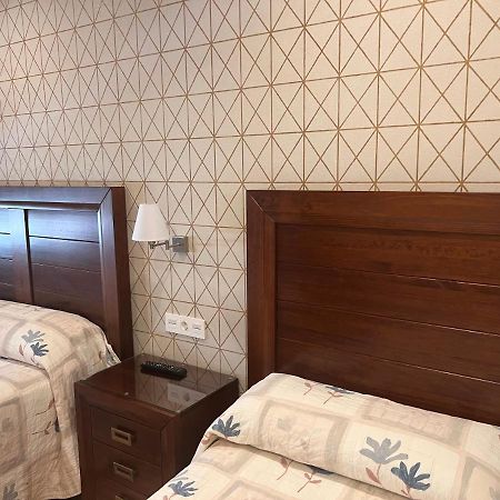 Hostal Avenida Benavente Kültér fotó