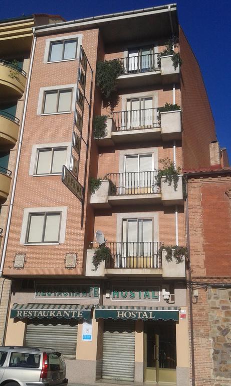 Hostal Avenida Benavente Szoba fotó